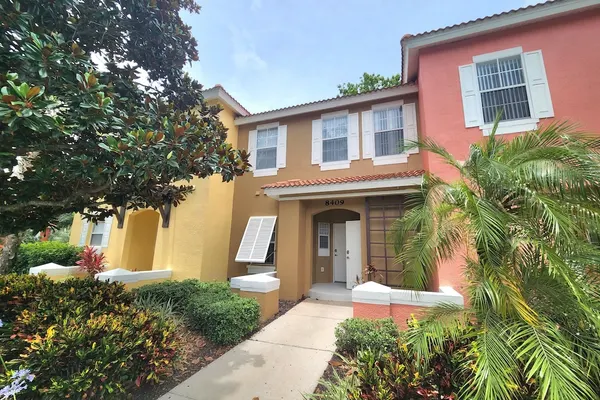 Photo 1 - EMERALD ISLAND (8409BL) - 3BR 2.5BA Townhome*Gated*FAST Wifi*close DISNEY