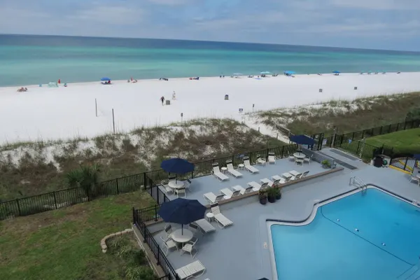 Photo 1 - Beachfront | 4th Flr | Pool | Gym | Family Friendl