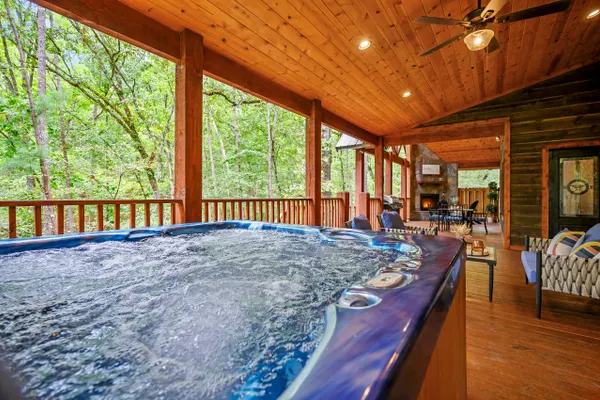 Photo 1 - Rated Top 10 One Bedroom + No Cabins Behind Property + Private Oversized Deck