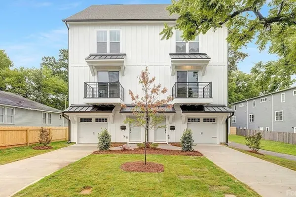 Photo 1 - Hot Tub • Game Room • Rooftop Fire Pit • Uptown