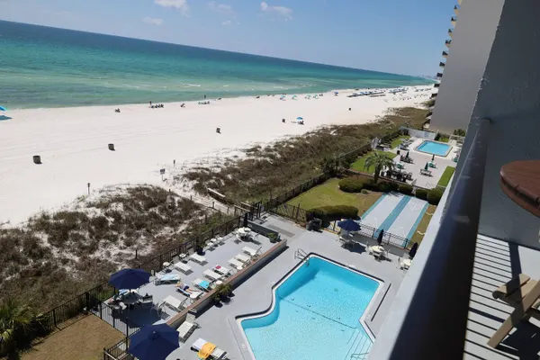 Photo 1 - 6th Floor | Beachfront | Sleeps 6 | Pool, Gym!