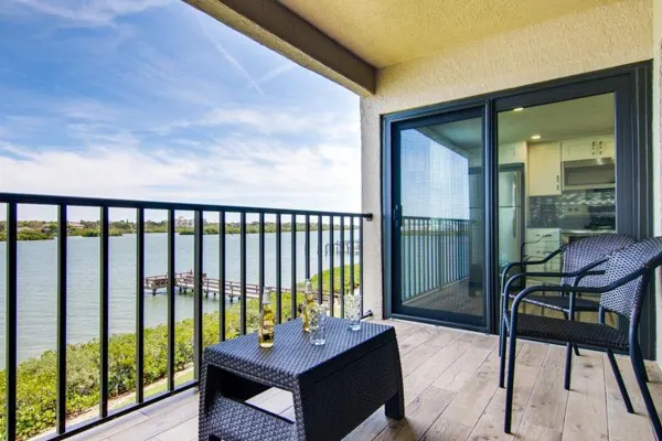 Photo 1 - Intracoastal Stunning Condo, Beach 2 minute walk!