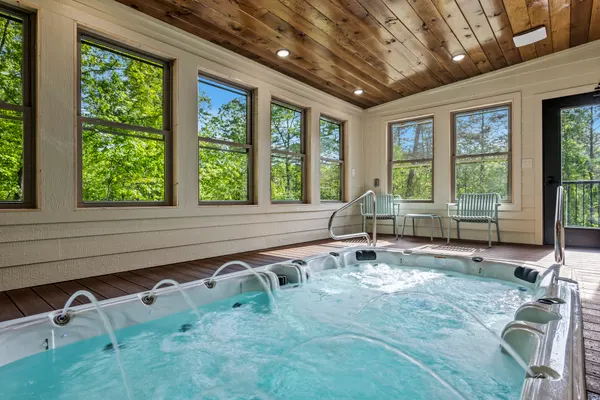 Photo 1 - Luxe 4 BR~Sleeps 14~Swim Spa~Hot Tub~Fireplace