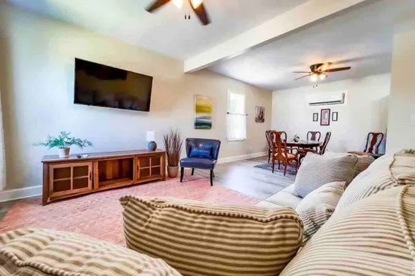 Photo 1 - Coastal Rose: Minutes to Cedar Point! Sleeps 10