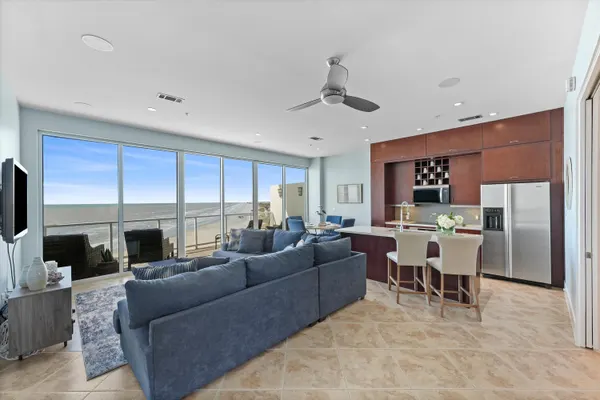 Photo 1 - PH, Balcony, Lazy River, I/O Pools, Game Room, Spa, Beach, Luxury 2/2 Penthouse!