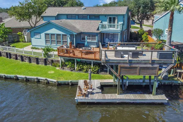 Photo 1 - Madeline Lake Oasis Home in Galveston – On the Water!