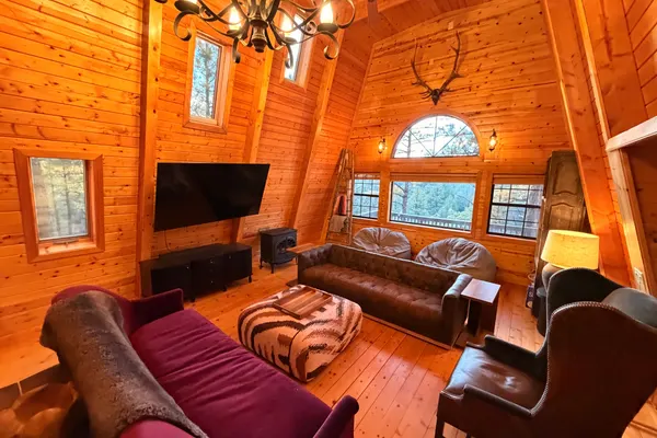 Photo 1 - Sleeps 12 | 3 bedrooms, 2.5 baths | Fenced yard | RV parking | Pet-friendly