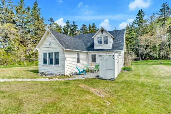 Photo 1 - Quaint cottage with the charm & tranquility one looks for on the Coast of Maine