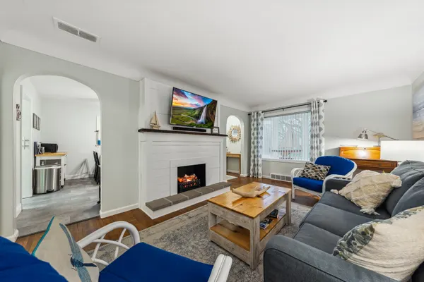 Photo 1 - NEW Listing~2 min walk to PC Beach~Near Jet Ex