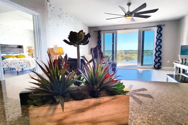 Photo 1 - Large 3 BD With Fountain Show Views on 5th Floor