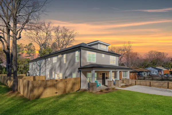 Photo 1 - Bancroft Bungalow - Hot Tub - Uptown Retreat