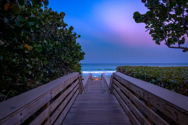 Photo 1 - JupRent's - Posh Paradise - 2Bed/2Bath -Jupiter - Beach Pool