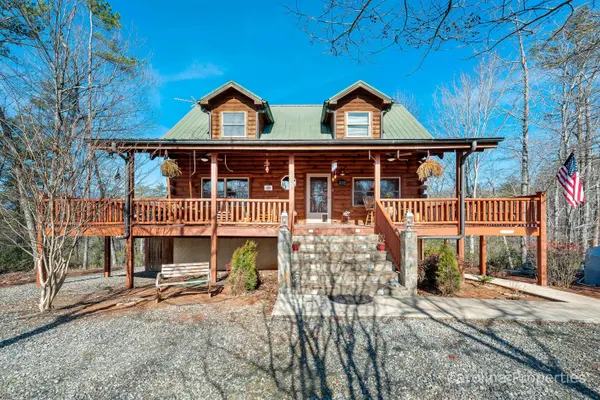 Photo 1 - Outlander Cabin - Hot Tub, Lake and River Access!