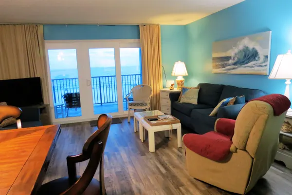 Photo 1 - Beachfront | Pool | Gym | Sleeps 6 | Central PCB