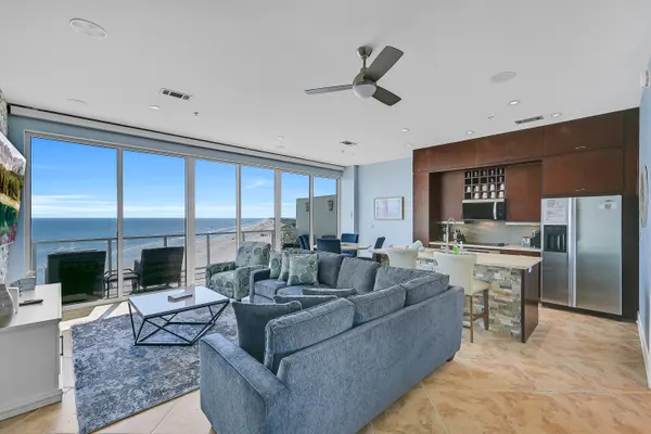 Photo 1 - PH, Balcony, Lazy River, I/O Pools, Game Room, Spa, Beach, Luxury 2/2 Penthouse!