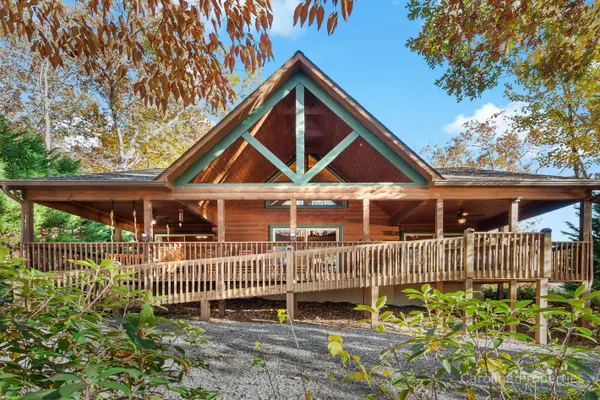 Photo 1 - The Bears Den - Pet Friendly, Fire Pit, Kayaks!