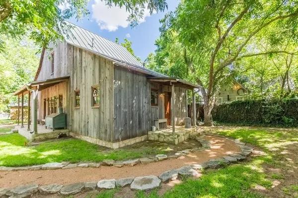 Photo 1 - Ada's Peach Street Hideaway