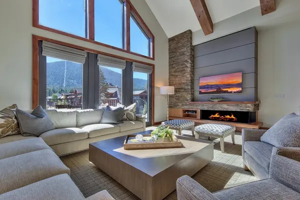 Photo 1 - Luxury 4Br Residence steps from Heavenly Village & Gondola