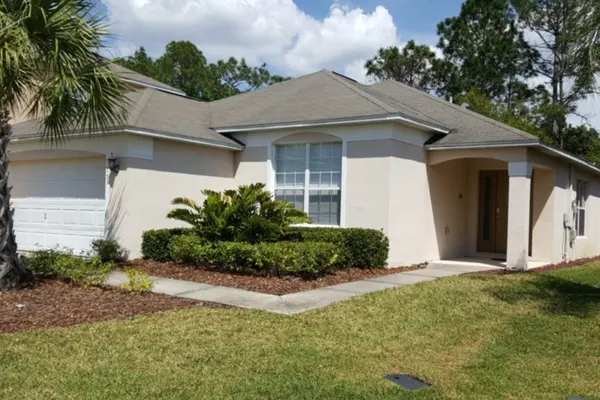 Photo 1 - Enjoy a Spacious 4 BR, 3BA, Pool Home (151)