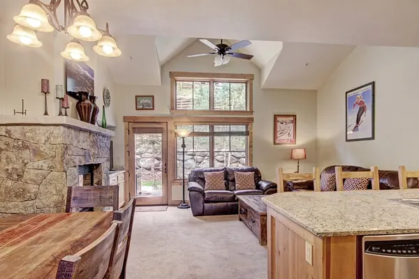Photo 1 - Luxe Winter Townhouse - 2Br - Stroll to Gondolas + Downtown