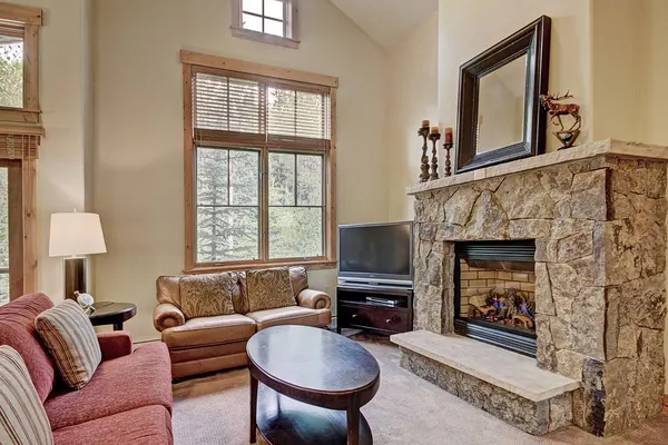Photo 1 - Vaulted Ceilings+Rustic Luxury 2 Blocks to Main St- Sleeps 6
