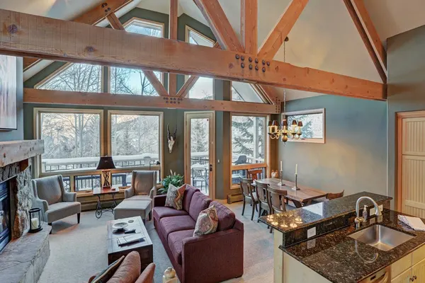 Photo 1 - Mountain Luxury Townhome-Ski in/out & Wood Burning Fireplace