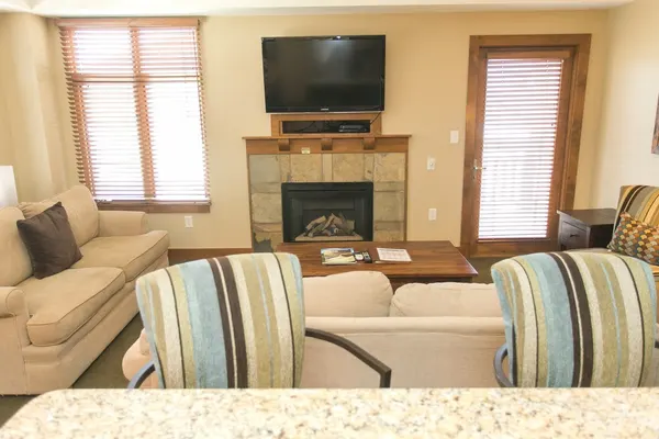 Photo 1 - Comfort and Convenience in this Spacious Unit Save 20% on 7+ Nights!