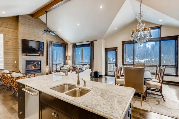 Photo 1 - New Luxury 3Bdr townhome with Stunning Décor, Mountain Views