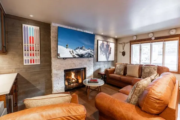 Photo 1 - Condo with Free WiFi & Uncovered Parking Close to Riva Bahn and Gold Peak