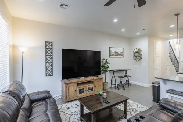 Photo 1 - Sunny Ledgeview Retreat