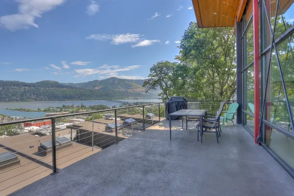 Photo 1 - Alizes Modern Home with Views of the Columbia River Gorge