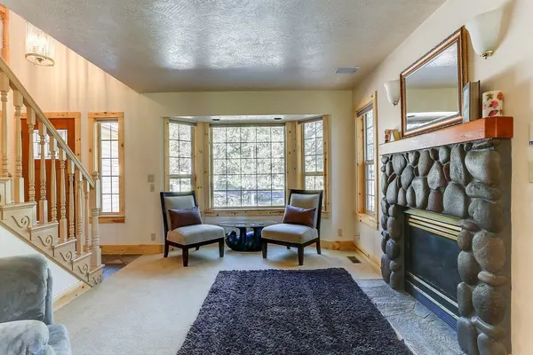 Photo 1 - 3 Mt Baker Peaceful Lodge Style Home with Private Hot Tub and BBQ on the Patio