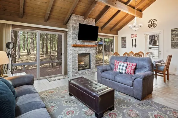 Photo 1 - 2 Landrise Pet-Friendly Home with Bikes to Use