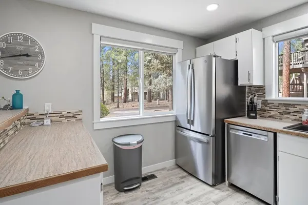 Photo 1 - 2 Killdeer Home features Private Hot Tub and Bikes to Explore Sunriver