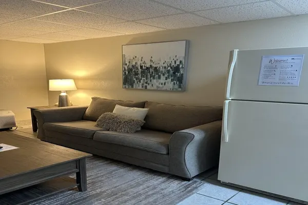 Photo 1 - 609 1 Bedroom Condo