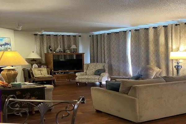 Photo 1 - 110 3BD Family Condo with Jacuzzi Tub