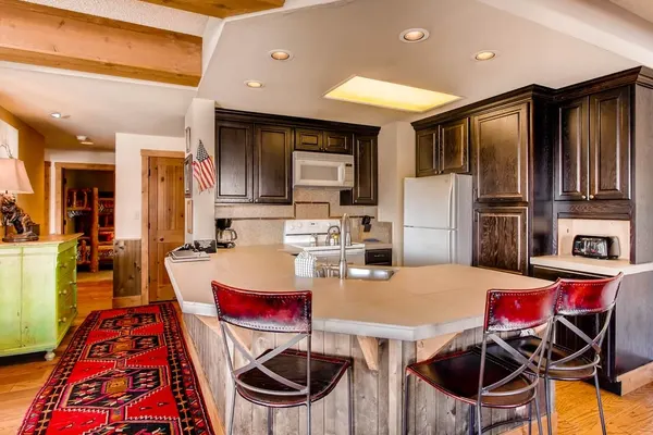 Photo 1 - Updated 2Br Condo with Mountain Views