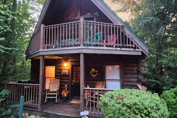 Photo 1 - Bearfoot Landing - Rustic 2 Bedroom Cabin with Hot Tub