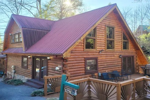 Photo 1 - The Cub House - Rustic 2 Bedroom Cabin Near Great Smoky Arts & Crafts Community