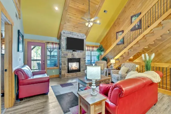 Photo 1 - Splash Mountain Lodge Chalet with Multi Arcade Game and Pool Table