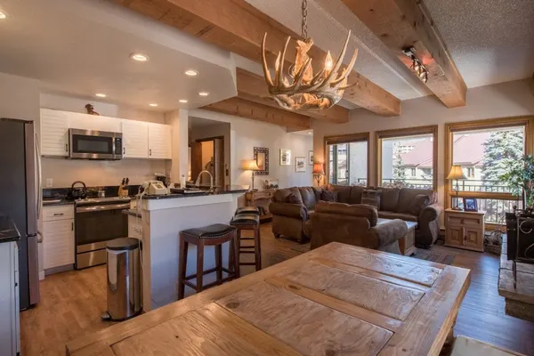 Photo 1 - Rustic-Contemporary 3Br With Great Views!