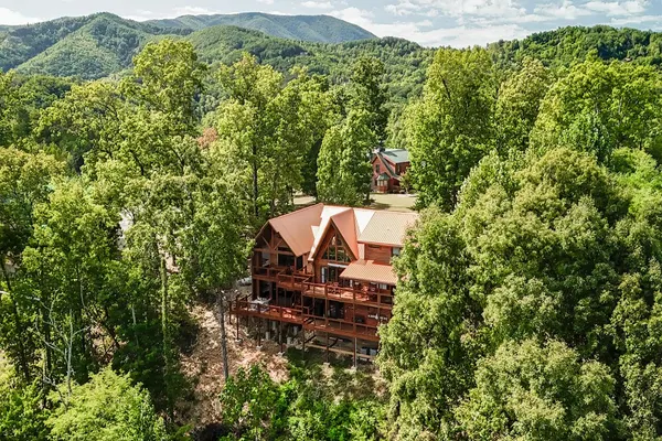 Photo 1 - Psalm 2705 Cabin with Relaxing Private Hot Tub and Magnificent Views of the Smoky Mountains