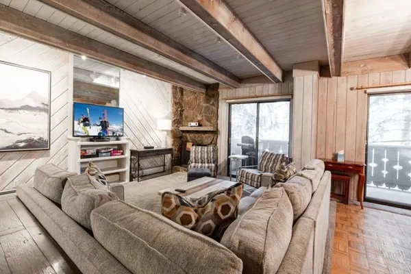 Photo 1 - Villa Cortina Condo 5 Minutes Walk to Vail Village