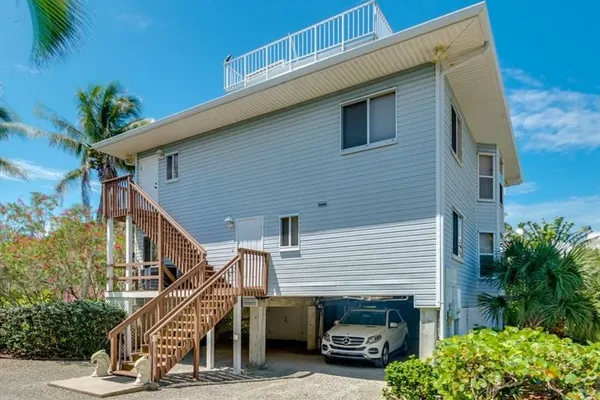 Photo 1 - H-2740 Shore Lane