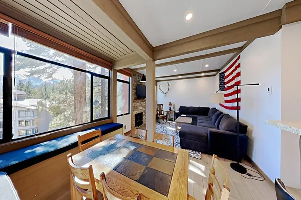 Photo 1 - Slopeside Remodeled 2 Bedroom Condo with Amazing Views! (Unit 522 at 1849)