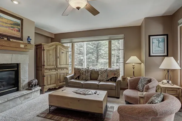 Photo 1 - Cozy 2BR Condo - Walk to Chairlift!