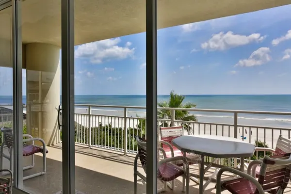 Photo 1 - Spacious Oceanfront Condo with 3 Baths
