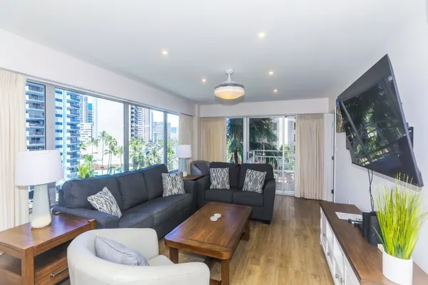 Photo 1 - Fully Furnished Ilikai Tower 525 Condo With Free Wifi, Near Best Waikiki Beaches!