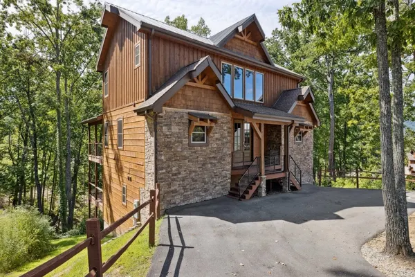 Photo 1 - Iron Mountain Lodge