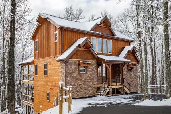 Photo 1 - Iron Mountain Lodge